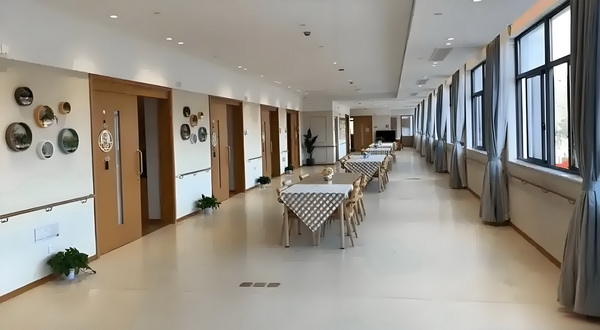 深圳的留学生落户_揽佬：我就是个打工人，不是什么艺术家 定期娱展演和文举办健康讲座